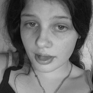 Meet your Posher, Chloe